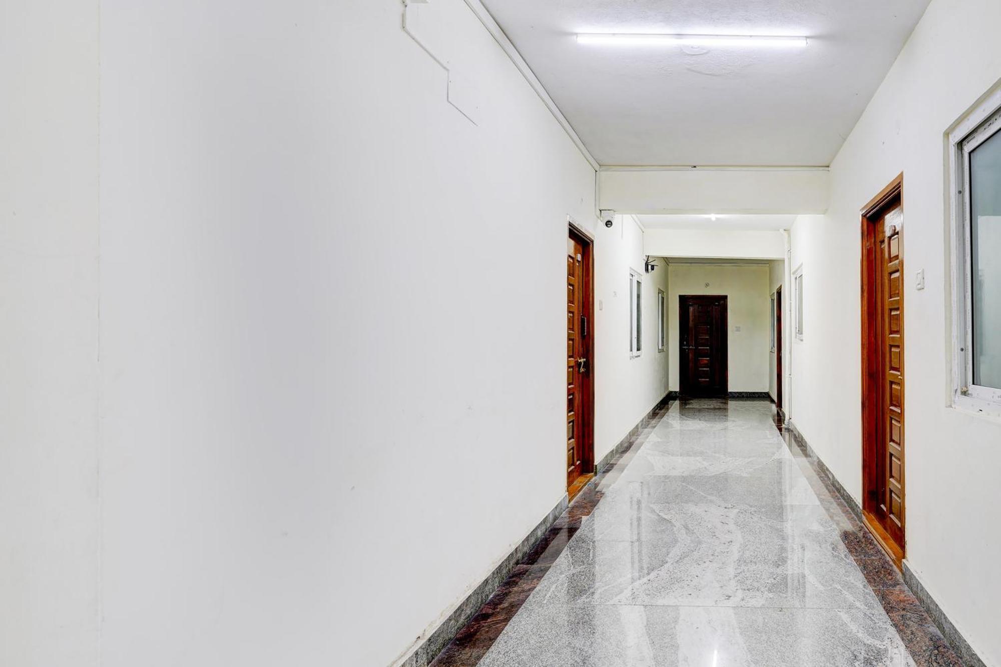 Collection O Sithalapakkam Medavakkam Formerly Srinivasa Residency Chennai Exterior photo